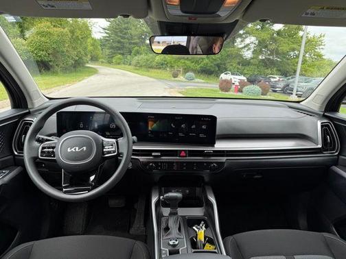 2025 Kia Sorento LX