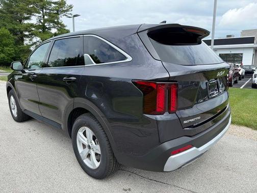 2025 Kia Sorento LX
