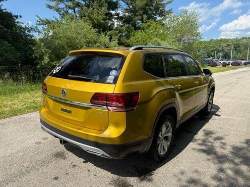 Kurkuma Yellow Metallic 2018 Volkswagen Atlas 3.6L SE
