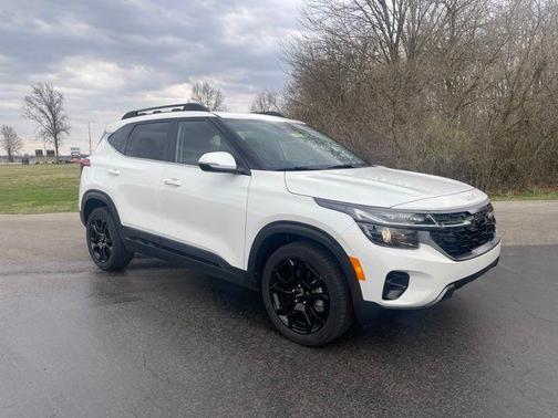 Snow White Pearl 2024 Kia Seltos X-Line