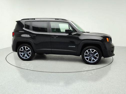 Black 2017 Jeep Renegade Latitude