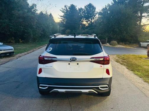 2021 Kia Seltos S