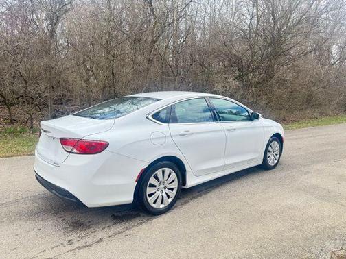 Bright White Clearcoat 2015 Chrysler 200 LX