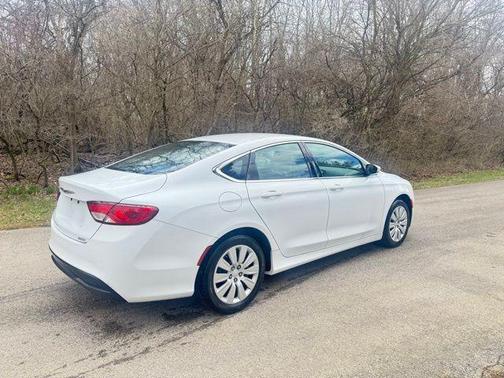 Bright White Clearcoat 2015 Chrysler 200 LX