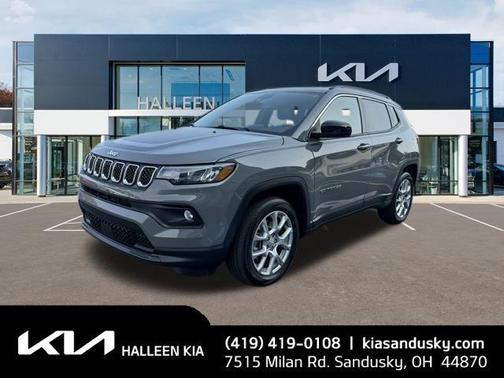 2023 Jeep Compass Latitude Lux