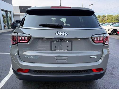 2023 Jeep Compass Latitude Lux