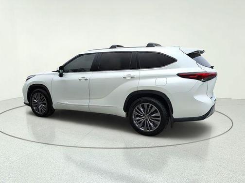 Blizzard Pearl 2021 Toyota Highlander Platinum