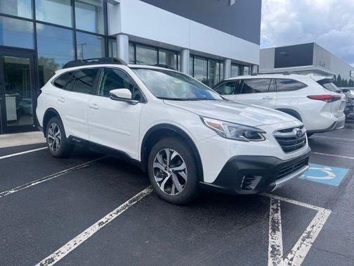 Crystal White Pearl 2022 Subaru Outback Limited