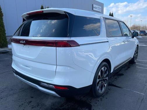 2024 Kia Carnival EX