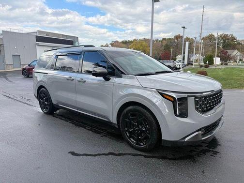 2023 Kia Carnival SX