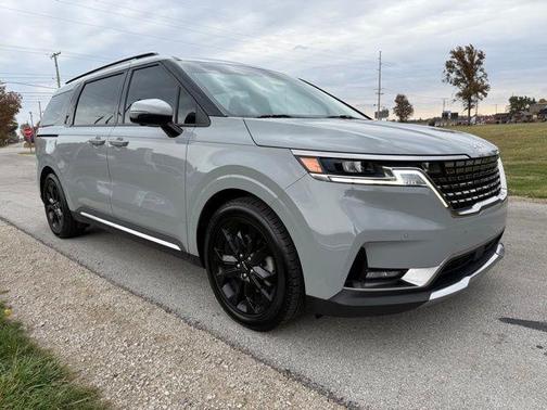 2023 Kia Carnival SX