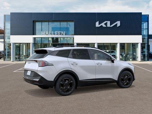Glacial White Pearl 2026 Kia Sportage X-Line