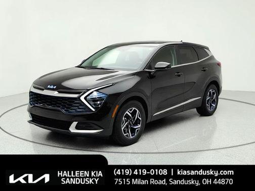 Fusion Orange 2024 Kia Sportage LX