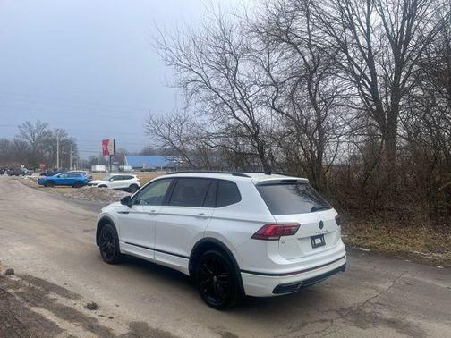 2022 Volkswagen Tiguan 2.0T SE R-Line Black