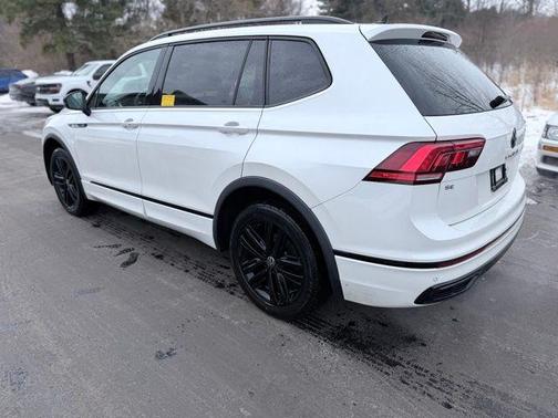 2022 Volkswagen Tiguan 2.0T SE R-Line Black