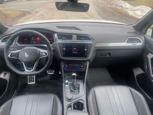 2022 Volkswagen Tiguan 2.0T SE R-Line Black