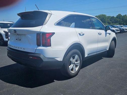 2021 Kia Sorento LX