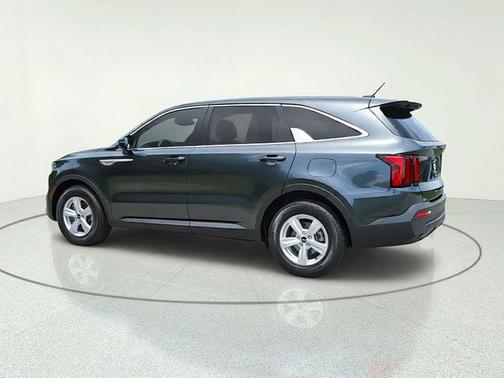 Gravity Gray 2022 Kia Sorento LX