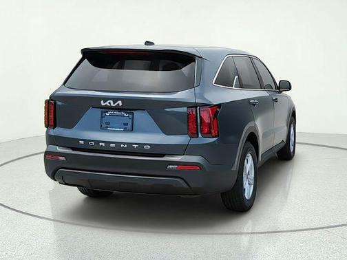 Gravity Gray 2022 Kia Sorento LX
