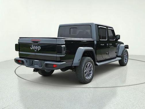 Black Clearcoat 2021 Jeep Gladiator Sport