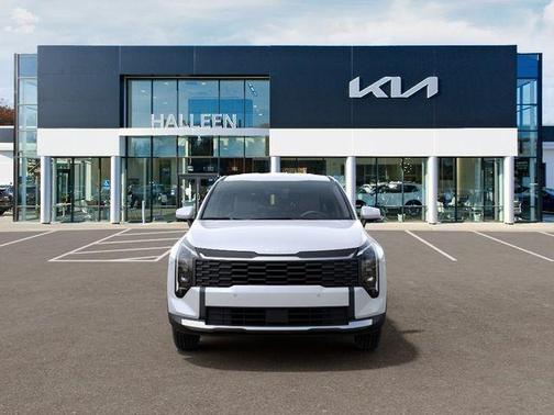 Snow White Pearl 2026 Kia Sportage LX