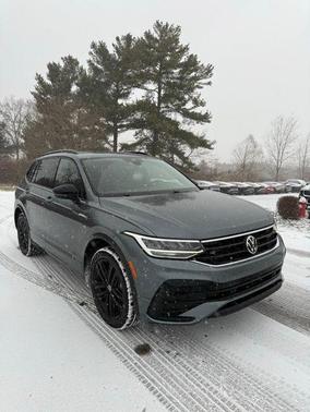 2022 Volkswagen Tiguan 2.0T SE R-Line Black