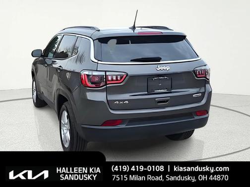 Granite Crystal Clearcoat Metallic 2022 Jeep Compass Latitude