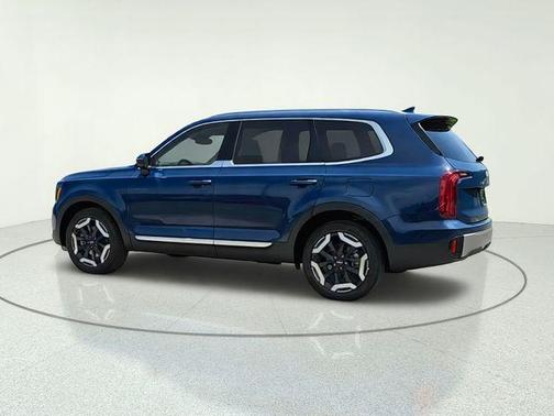 Midnight Black 2024 Kia Telluride S