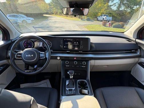2024 Kia Carnival LX