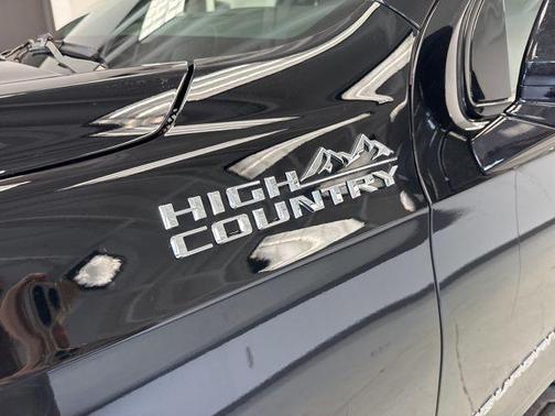 2023 Chevrolet Suburban 4WD High Country