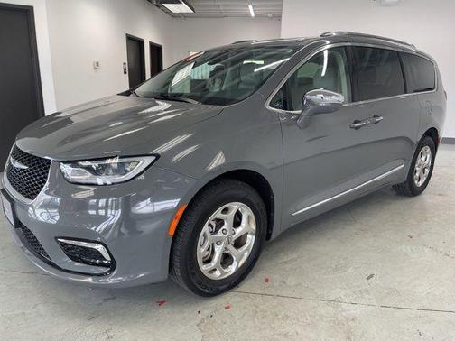 Ceramic Gray Clearcoat 2021 Chrysler Pacifica Limited