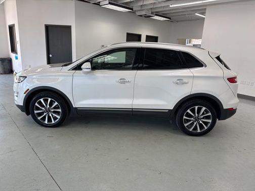 White Platinum 2019 Lincoln MKC Reserve