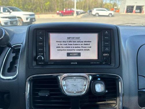 Mocha Java Pearlcoat 2014 Chrysler Town & Country Touring-L
