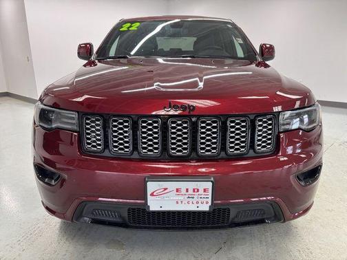 2022 Jeep Grand Cherokee Laredo
