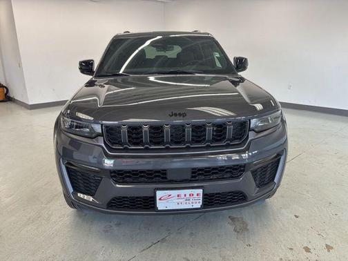 Baltic Gray Metallic Clearcoat 2026 Jeep Grand Cherokee Limited