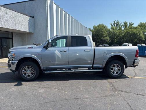 2021 RAM 2500 Laramie Crew Cab 4x4 6'4' Box