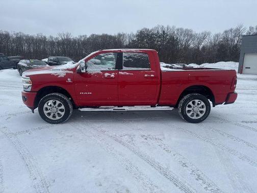 2023 RAM 3500 Laramie Crew Cab 4x4 6'4' Box