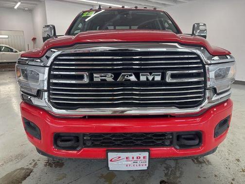 2023 RAM 3500 Laramie Crew Cab 4x4 6'4' Box