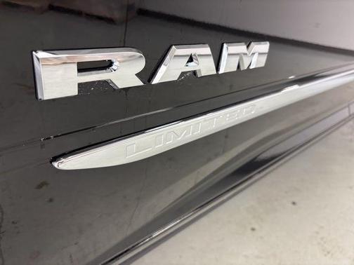 2025 RAM 2500 Limited Crew Cab 4x4 6'4' Box