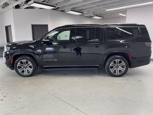 Diamond Black Crystal Pearlcoat 2024 Jeep Wagoneer L Series II 4x4