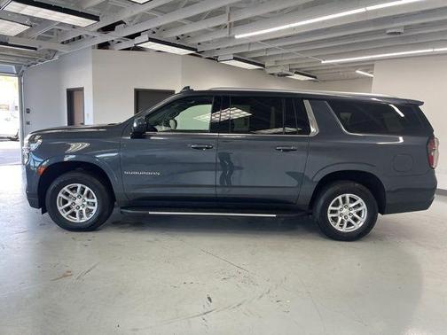 2021 Chevrolet Suburban LT