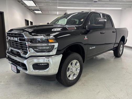 2025 RAM 2500 Big Horn Crew Cab 4x4 6'4' Box
