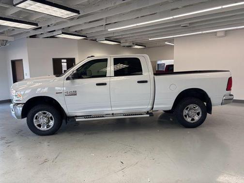 2018 RAM 3500 Tradesman Crew Cab 4x4 6'4' Box