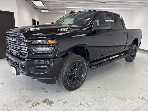 2025 RAM 2500 Big Horn Crew Cab 4x4 6'4' Box