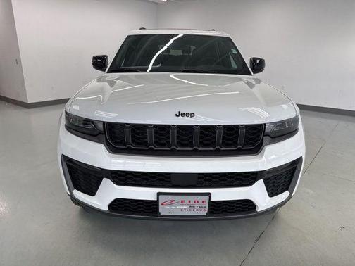 Bright White Clearcoat 2026 Jeep Grand Cherokee L Limited
