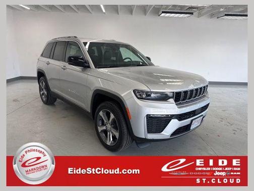 Silver Zynith 2026 Jeep Grand Cherokee Limited