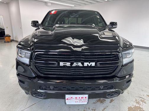 Diamond Black Crystal Pearlcoat 2023 RAM 1500 Laramie