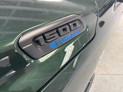 Serrano Green Metallic 2026 RAM 1500 Big Horn/Lone Star