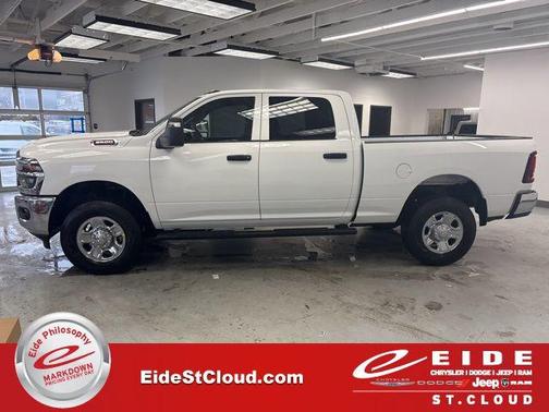 2026 RAM 3500 Tradesman Crew Cab 4x4 6'4' Box