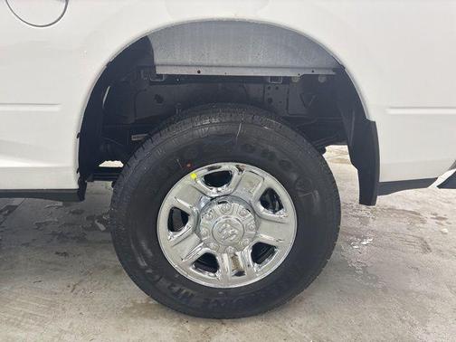 2026 RAM 3500 Tradesman Crew Cab 4x4 6'4' Box